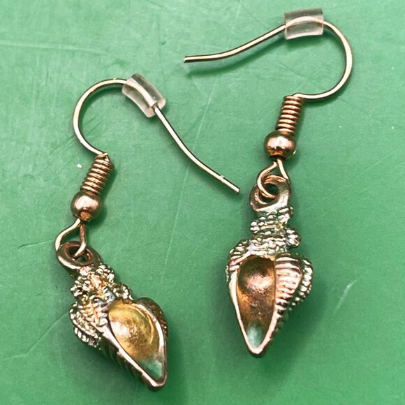 Handmade Conch Shell Earrings Dangle Drop Gold Tone Sea Shell Beachy Nautical - Picture 5 of 6